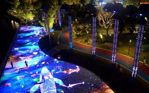 τελευταία εταιρικά νέα σχετικά με Συλλογή Υποθέσεων. Φως και κουρτίνα νερού, συγκλονιστική νυχτερινή ξενάγηση - FLYIN φωτίζει την πόλη!
