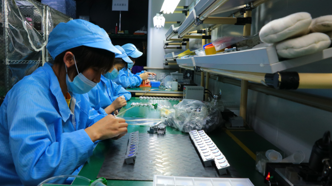 Flyin 2025 &Epsilon;&pi;&alpha;&gamma;&gamma;&epsilon;&lambda;&mu;&alpha;&tau;&iota;&kappa;ό&sigmaf; 3LCD 4K &Lambda;&alpha;&zeta;&epsilon;&rho;&iota;&kappa;ό&sigmaf; &Pi;&rho;&omicron;&beta;&omicron;&lambda;έ&alpha;&sigmaf; 7200 Ansi Lumens Ultra Hd 3840x2160 &Upsilon;&psi;&eta;&lambda;ή &phi;&omega;&tau;&epsilon;&iota;&nu;ό&tau;&eta;&tau;&alpha; &Gamma;&iota;&alpha; &Epsilon;&pi;&iota;&chi;&epsilon;&iota;&rho;&eta;&mu;&alpha;&tau;&iota;&kappa;ή &Epsilon;&kappa;&pi;&alpha;ί&delta;&epsilon;&upsilon;&sigma;&eta; &Mu;&epsilon;&gamma;ά&lambda;&omicron;&iota; &chi;ώ&rho;&omicron;&iota; &Alpha;ί&theta;&omicron;&upsilon;&sigma;&epsilon;&sigmaf; &Pi;&rho;&alpha;&gamma;&mu;ά&tau;&omega;&nu; 15